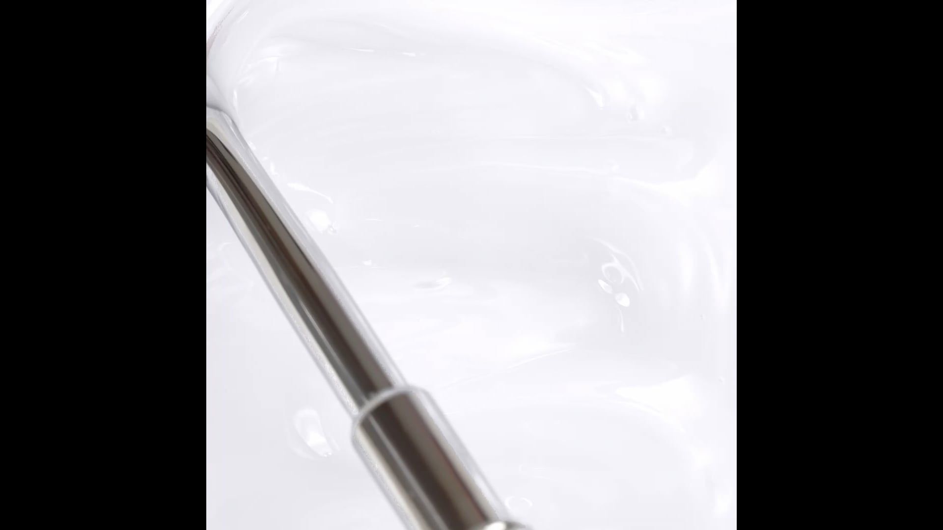 Application de Milky White Builder 50ml