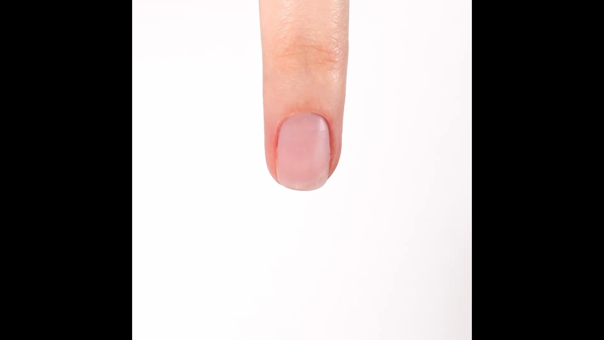 Aplicación de Esmalte semipermanente SP667 Milky Soft Pink Quartz