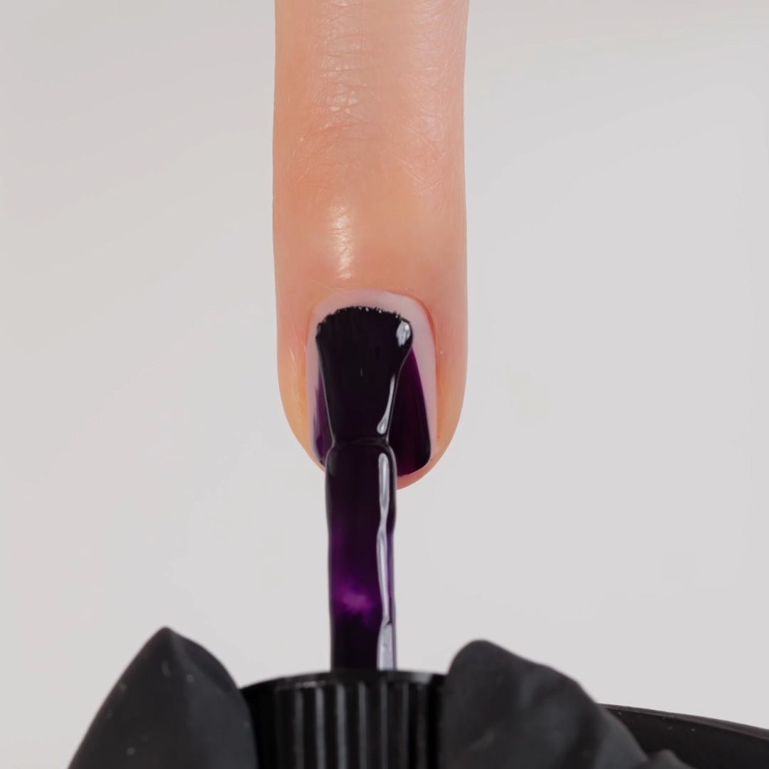 Application de Vernis semi-permanent VS207 Poker Face