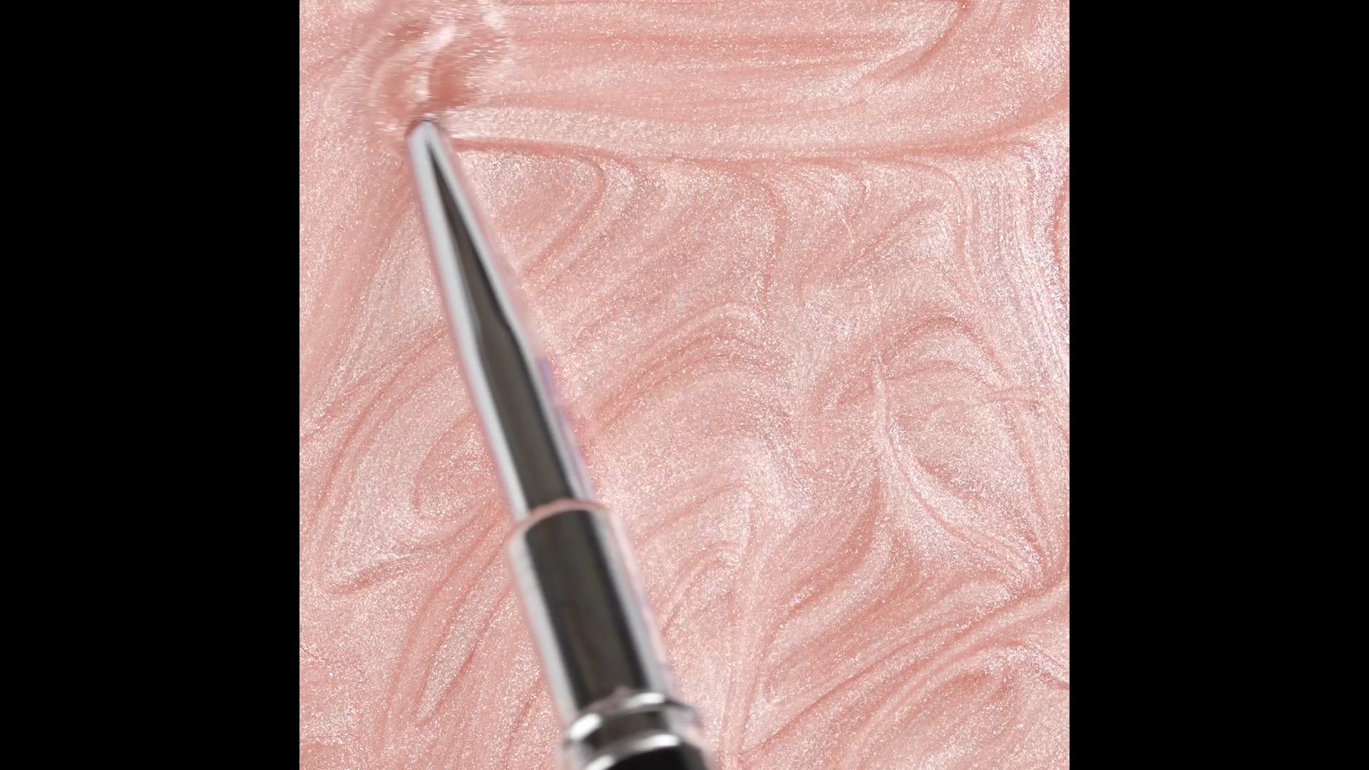 Applicazione di Smalto semipermanente SP464 Waterlily