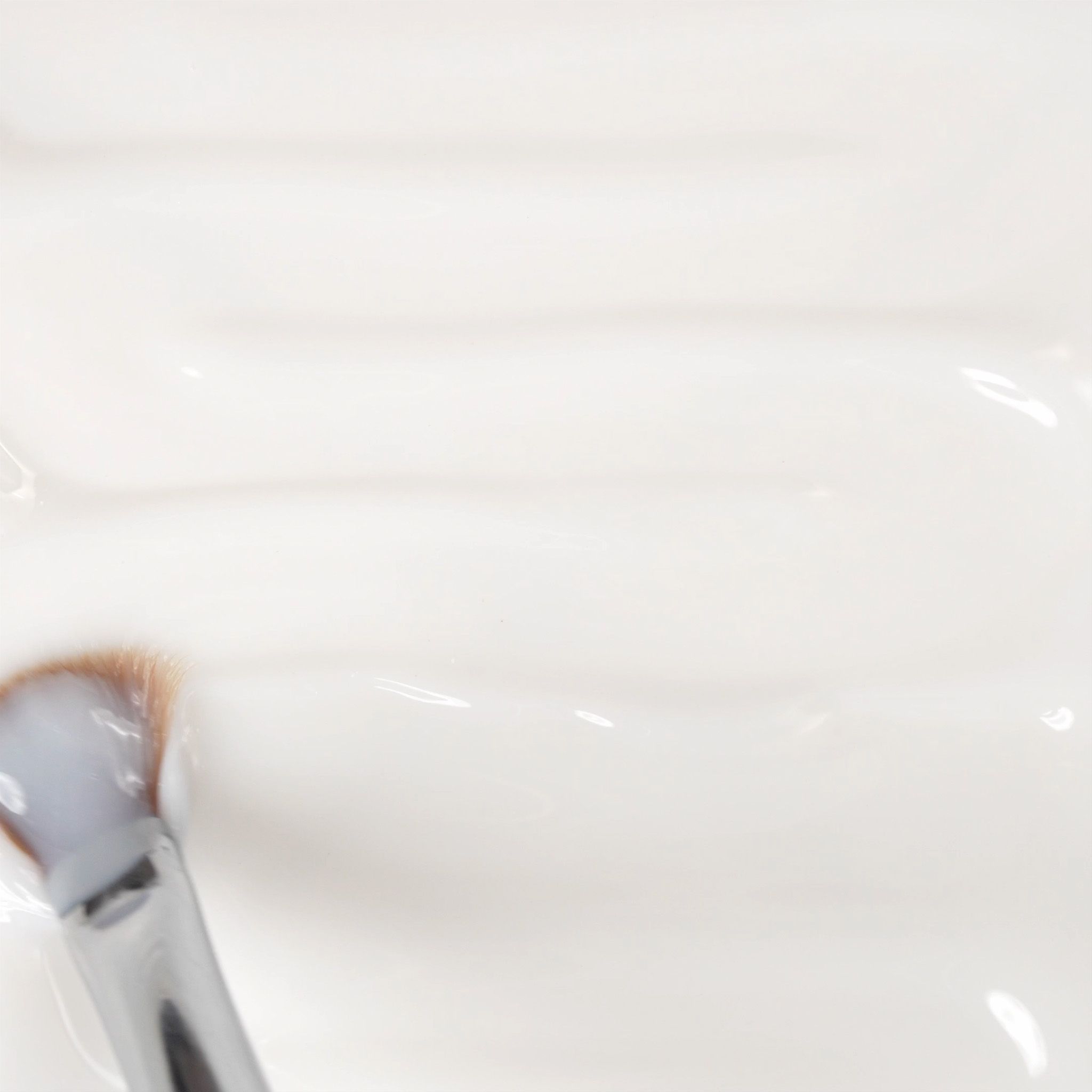 Application de Gel couleur C146 Milky White