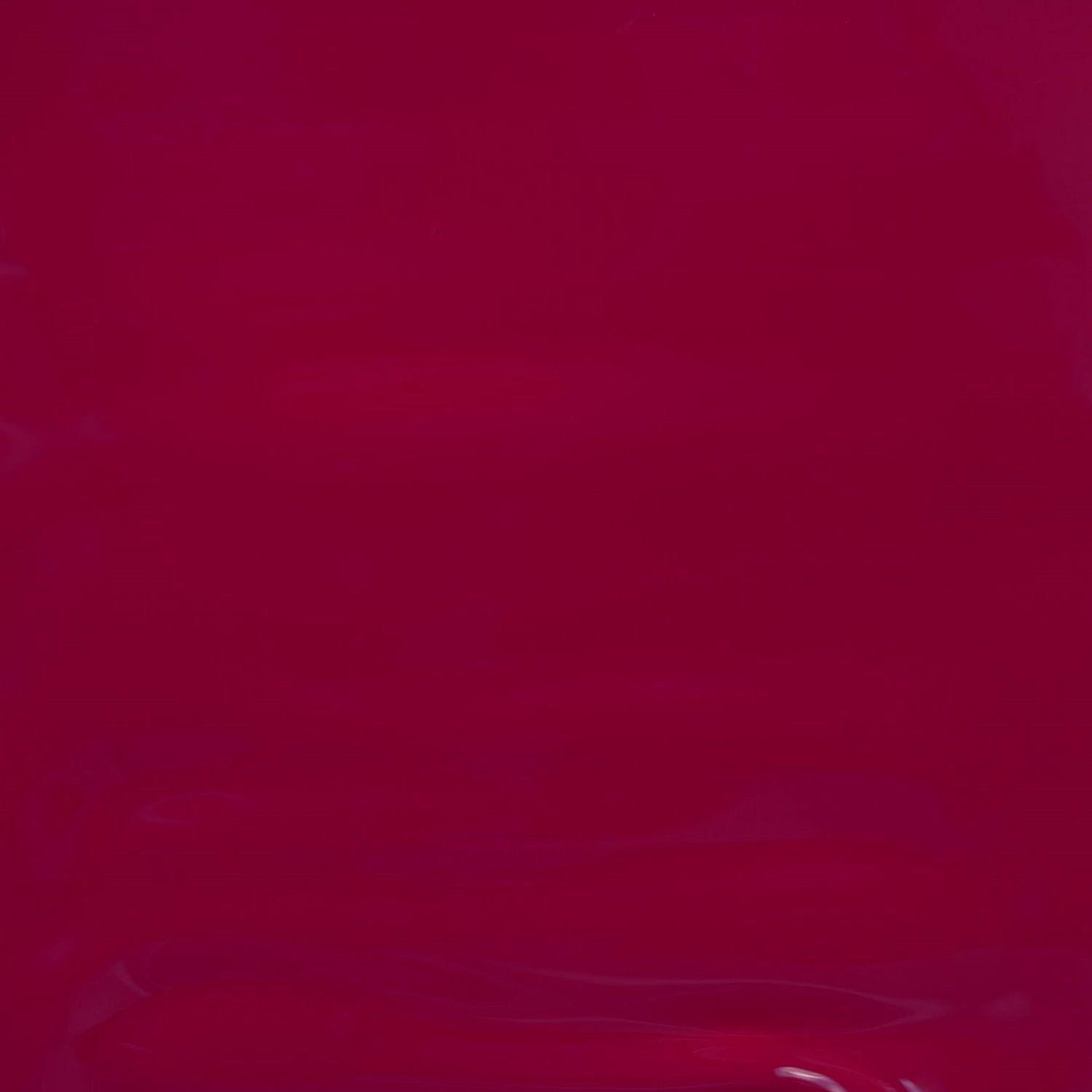 Application of gel Nail Polish SP748 Red Temptation