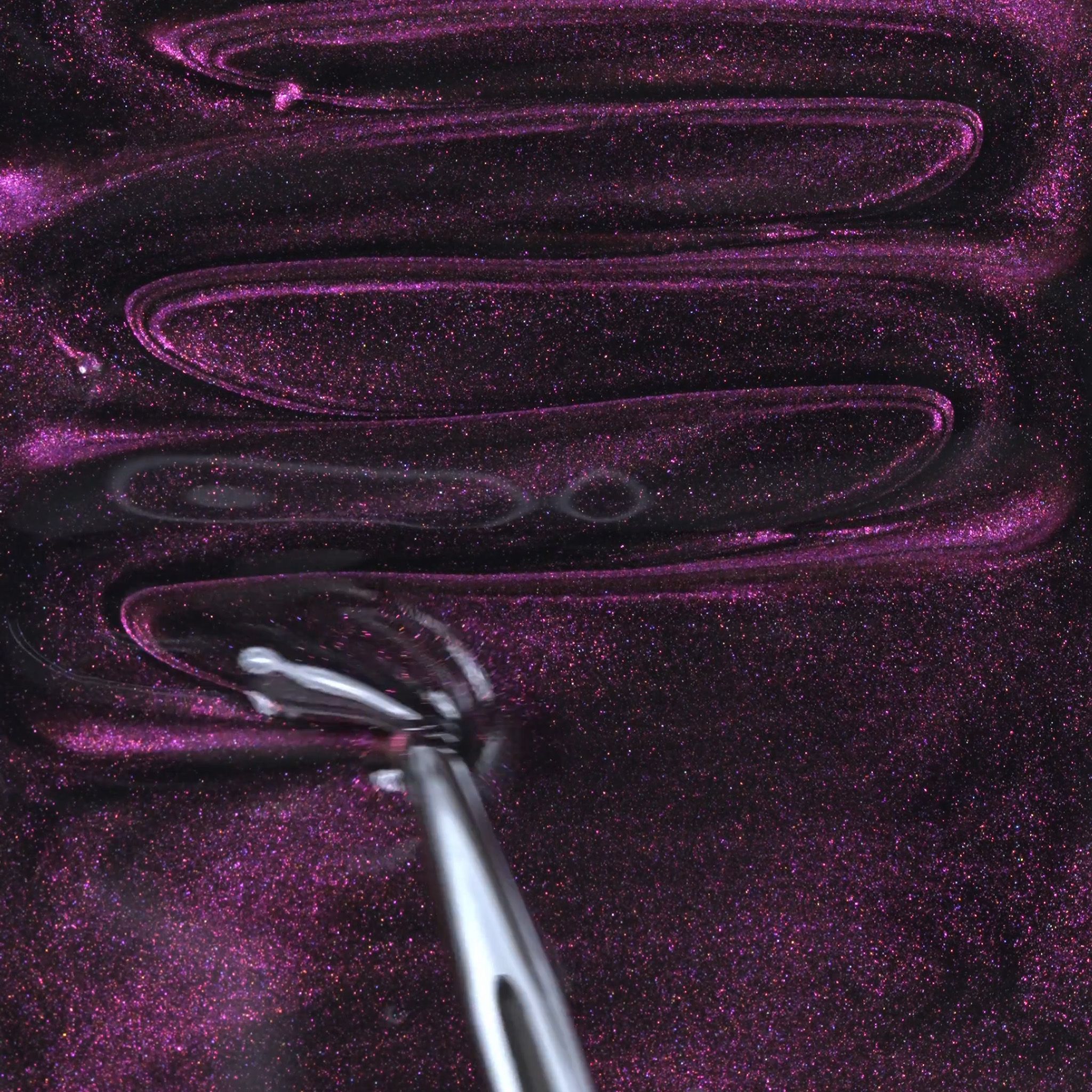 Application de Vernis semi-permanent VS151 Violet 5D Cat's Eyes