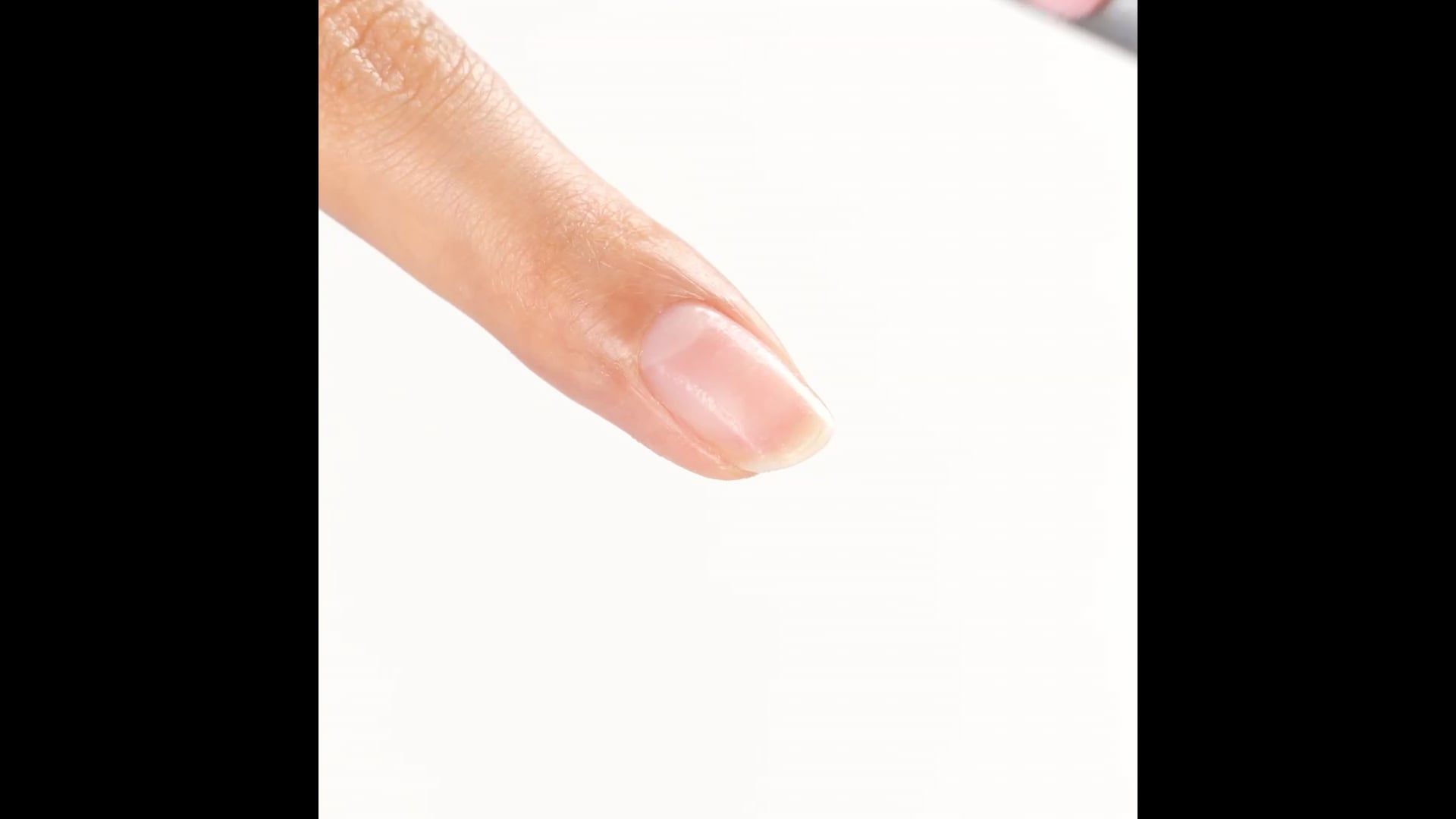 Application de AcrilGel® Milky Pink 60 ml