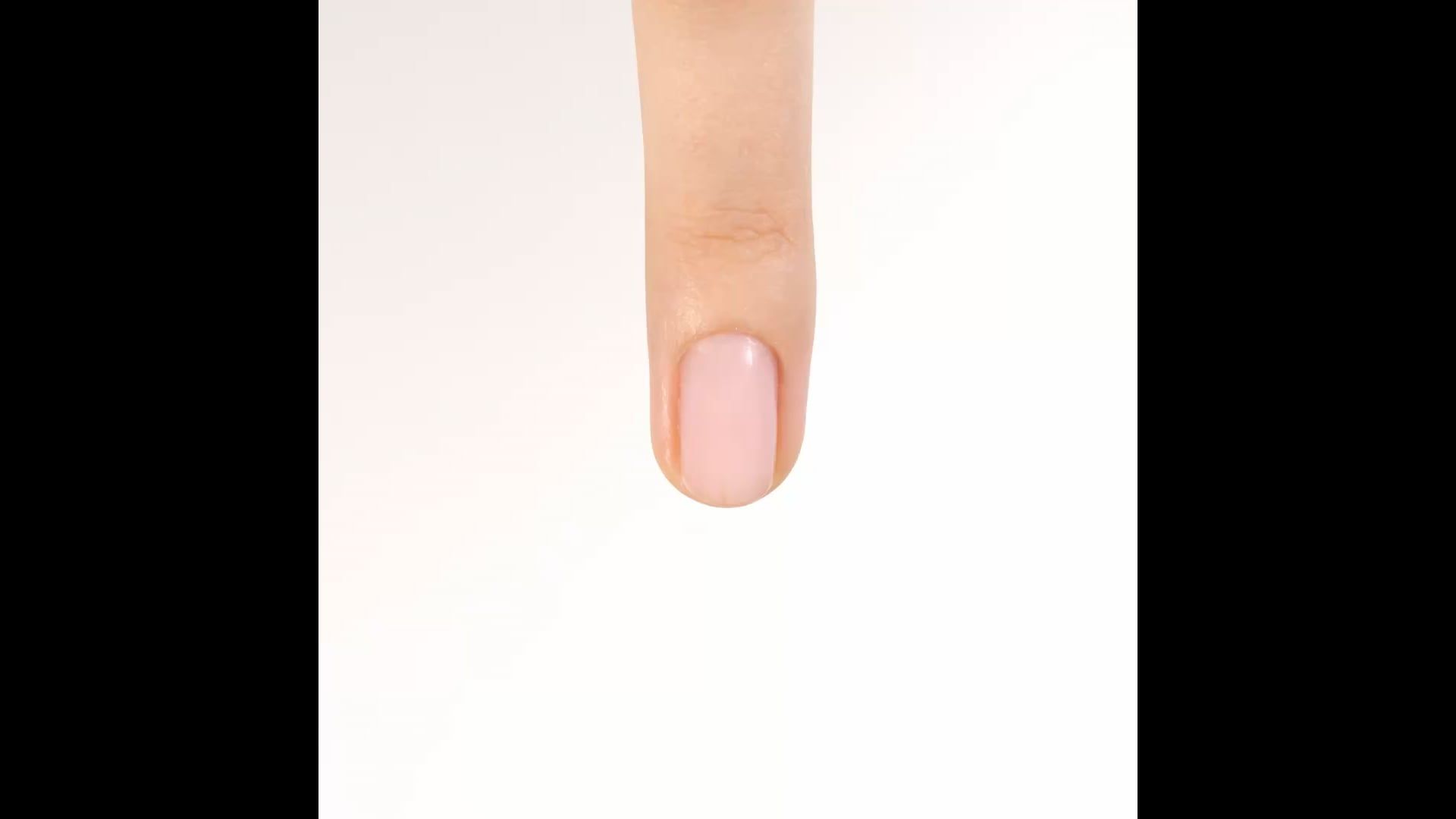 Application of Gel colour A84 Milkshake