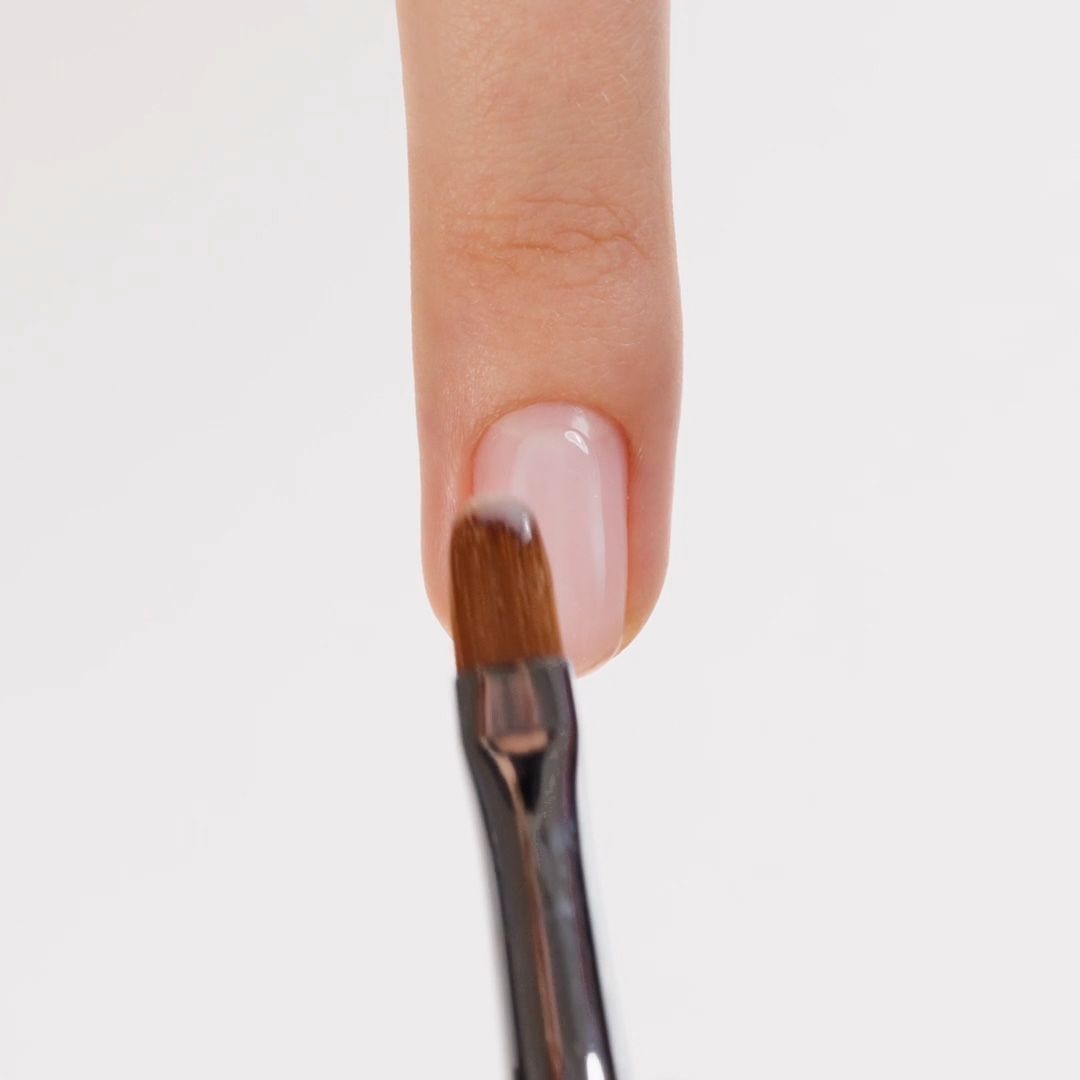 Application de Gel couleur C146 Milky White