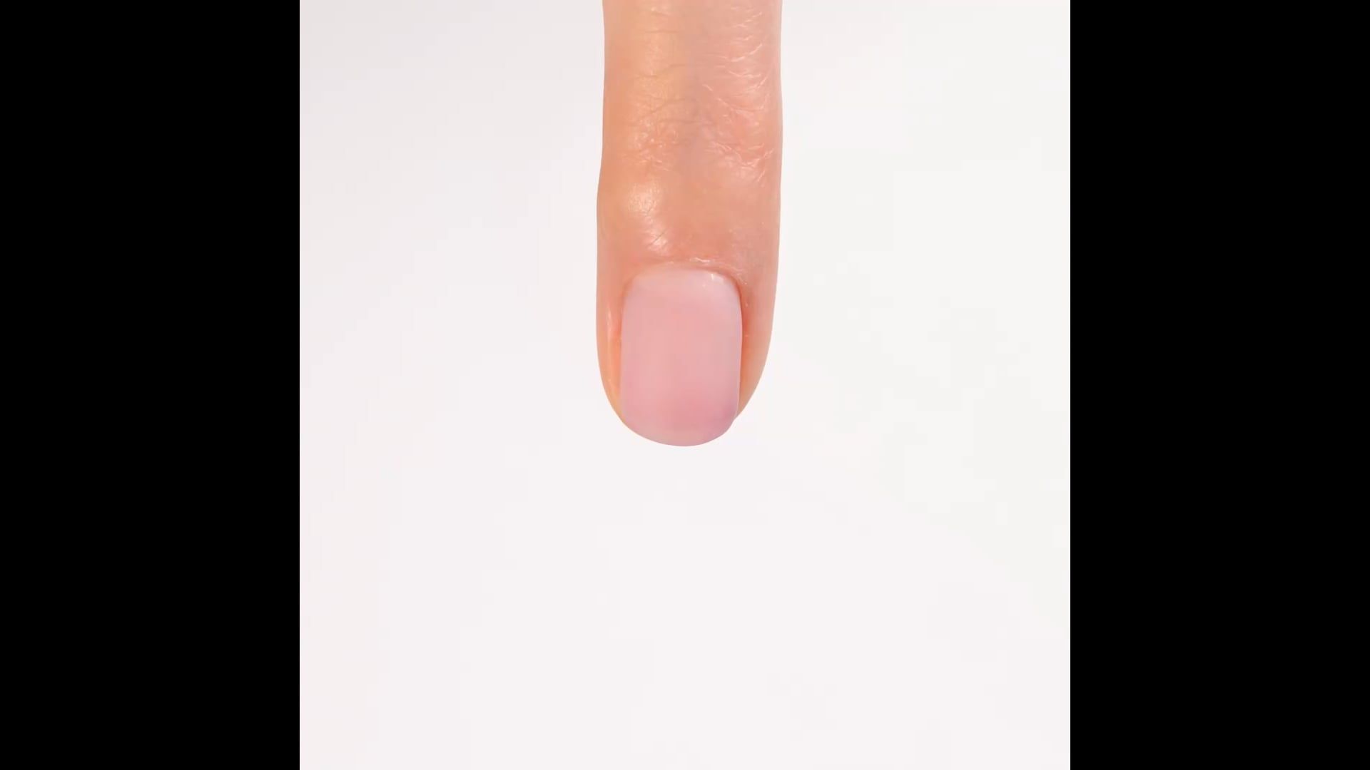 Anwendung von UV Nagellack SNF52 Unique