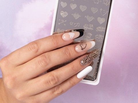 Black and White Valentine Nails | Unghie nere e bianche