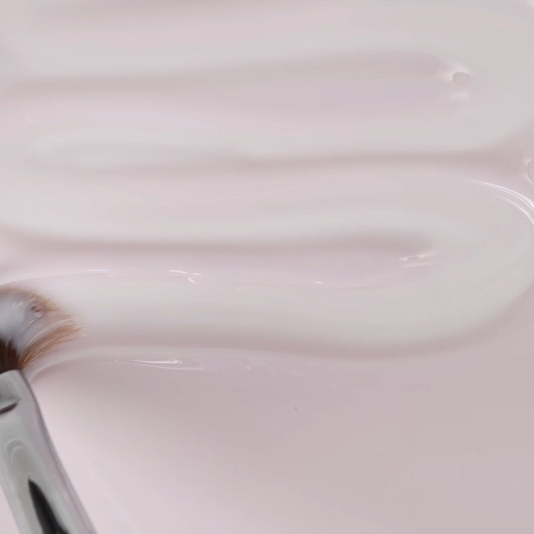 Application de Gel Couleur C158 Milky Rose