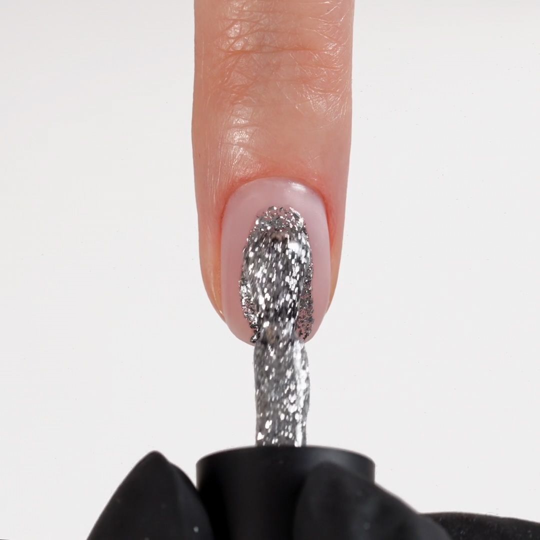 Aplicación de Esmalte Semipermanente EPA108 Glitter Chrome