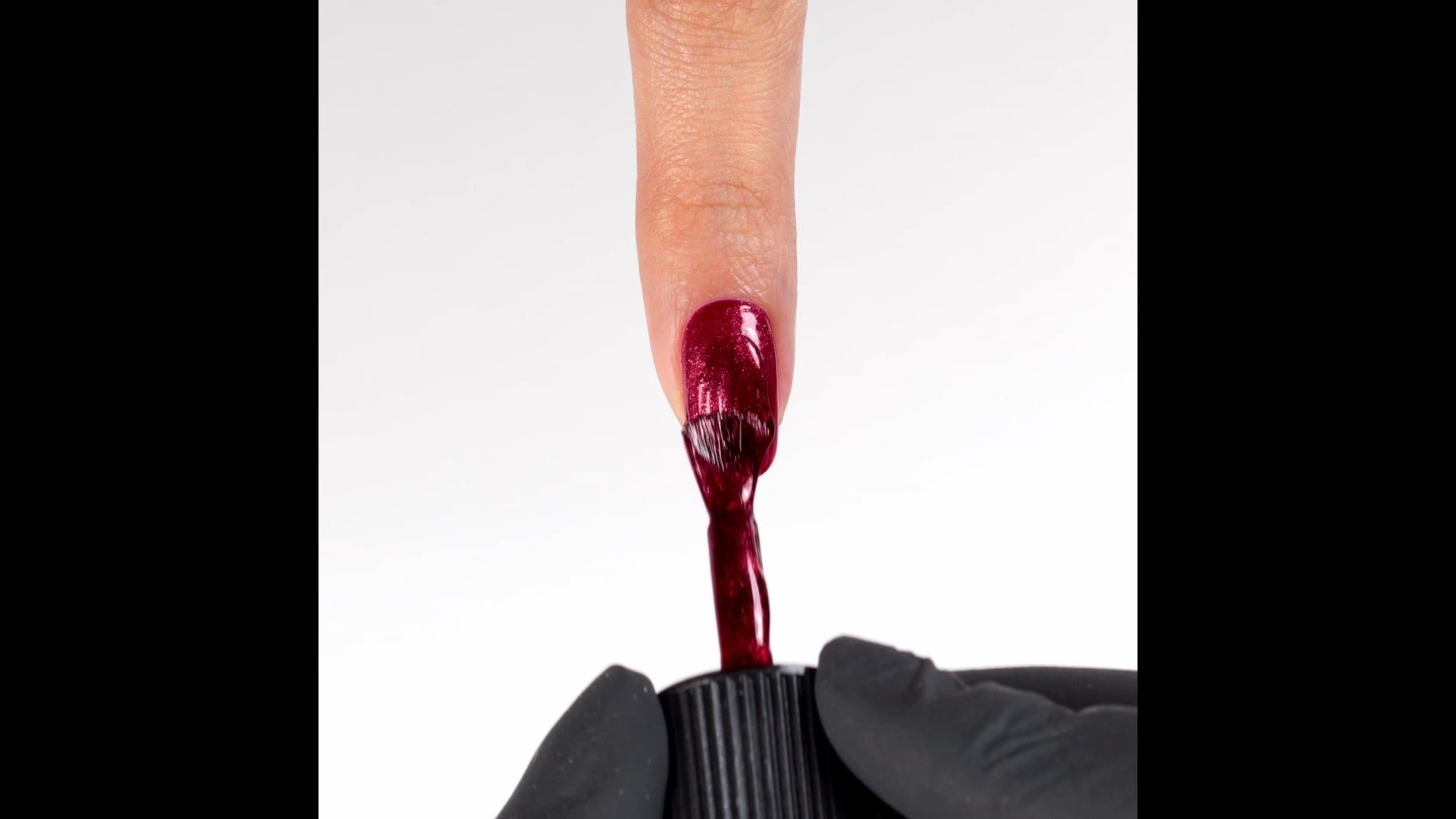 Application of Gel Nail Polish SP227 Soft Red Cat's Eyes