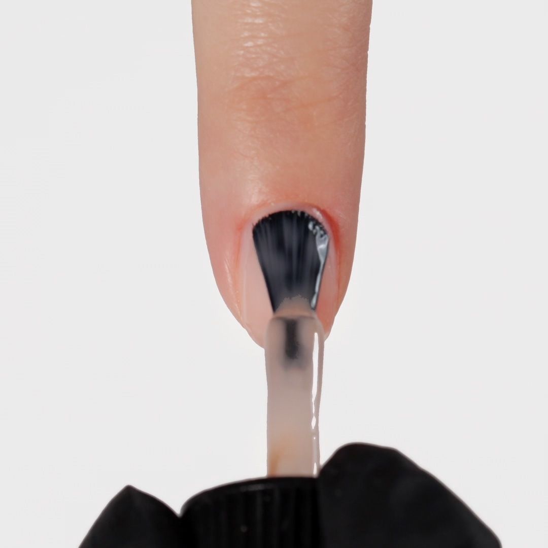 Application of Gel Nail Polish SP660 Milky Soft Vanilla