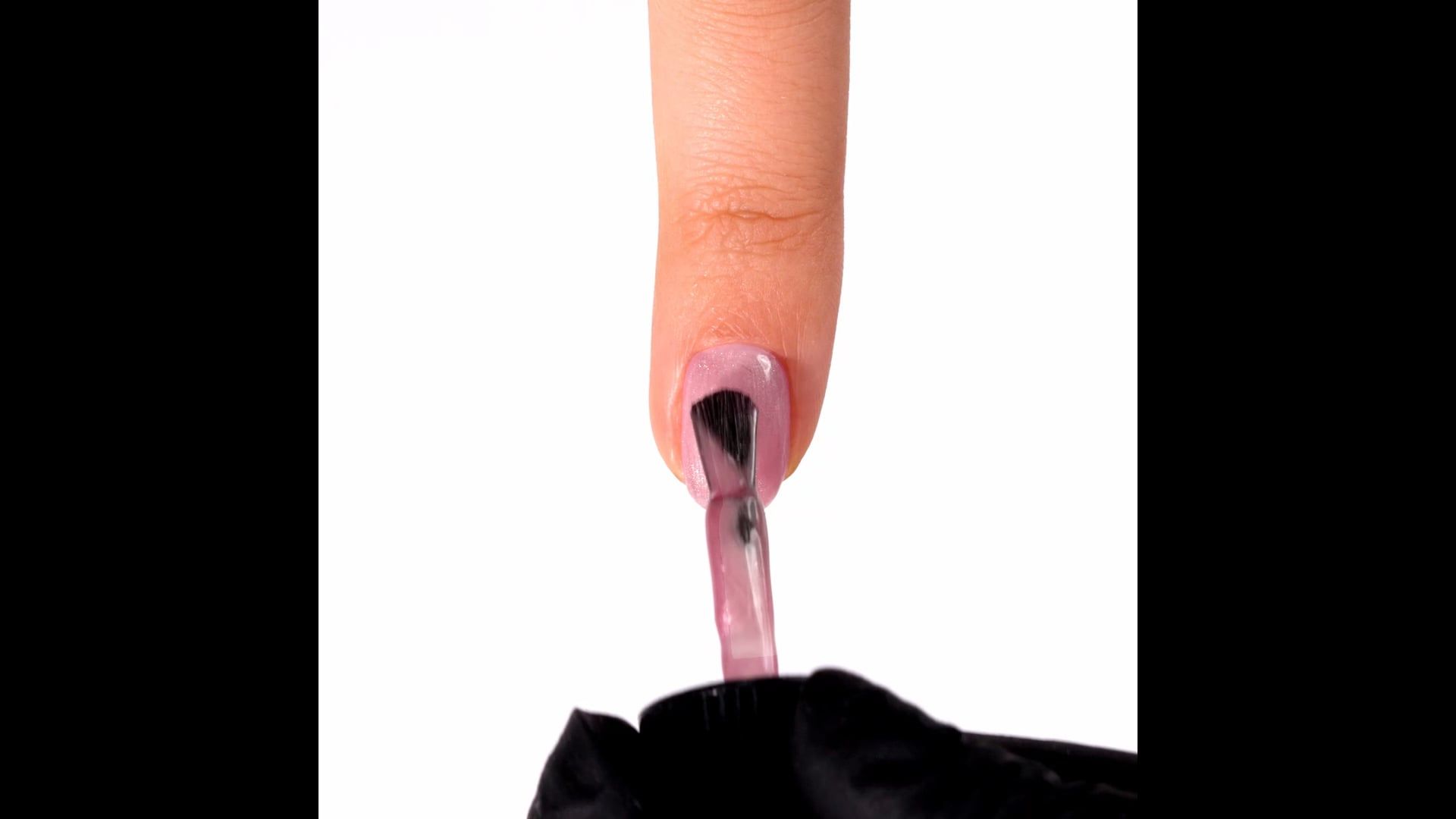 Application de Vernis semi-permanent SP611 Pink Ceramic Cat's Eyes