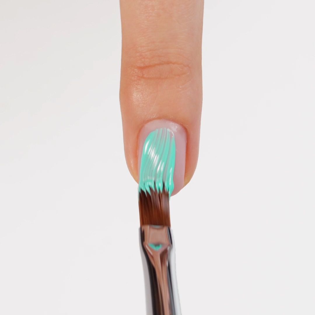 Application of Gel Colour A15 Tiffany