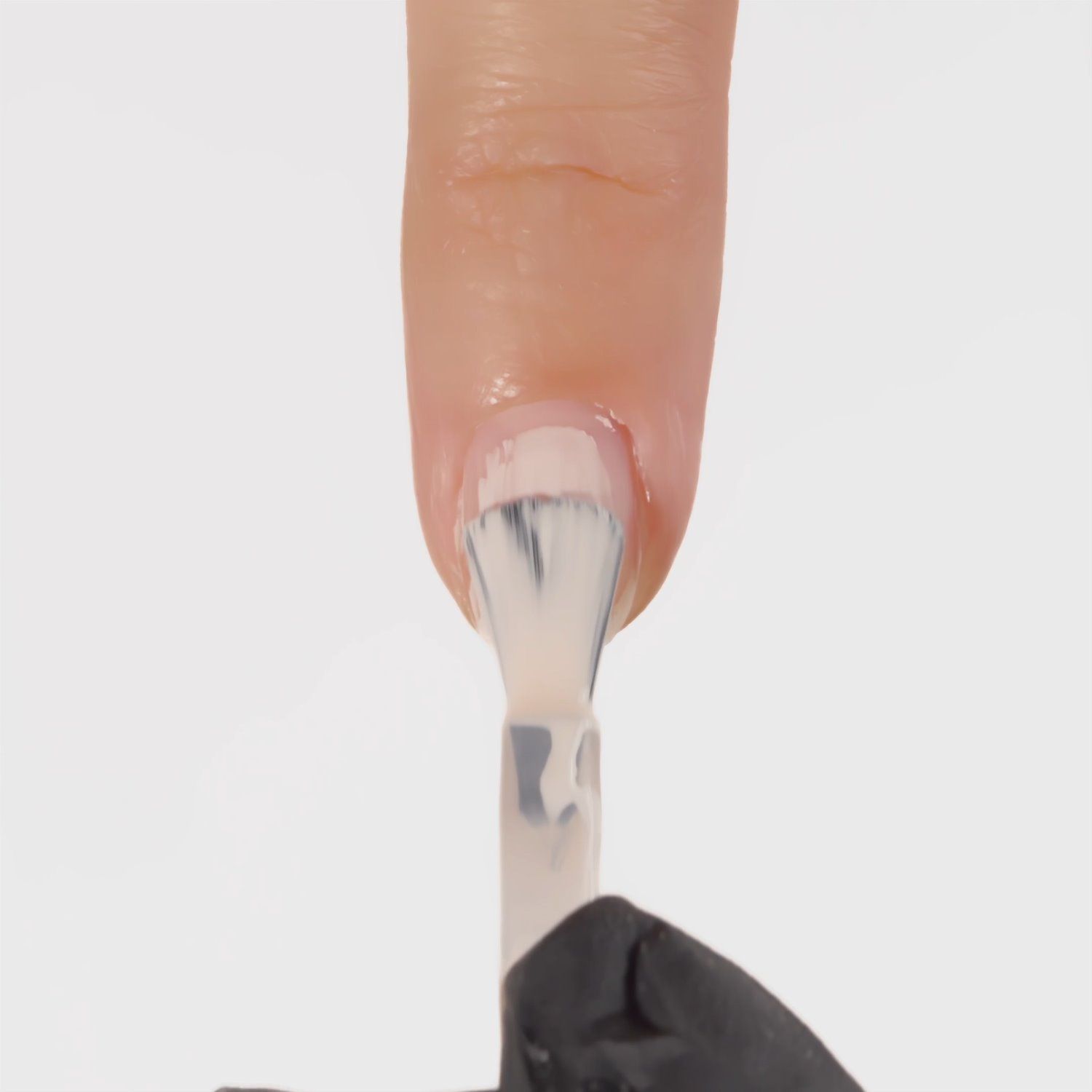 Anwendung von Nagellack NP279 Soft Sand