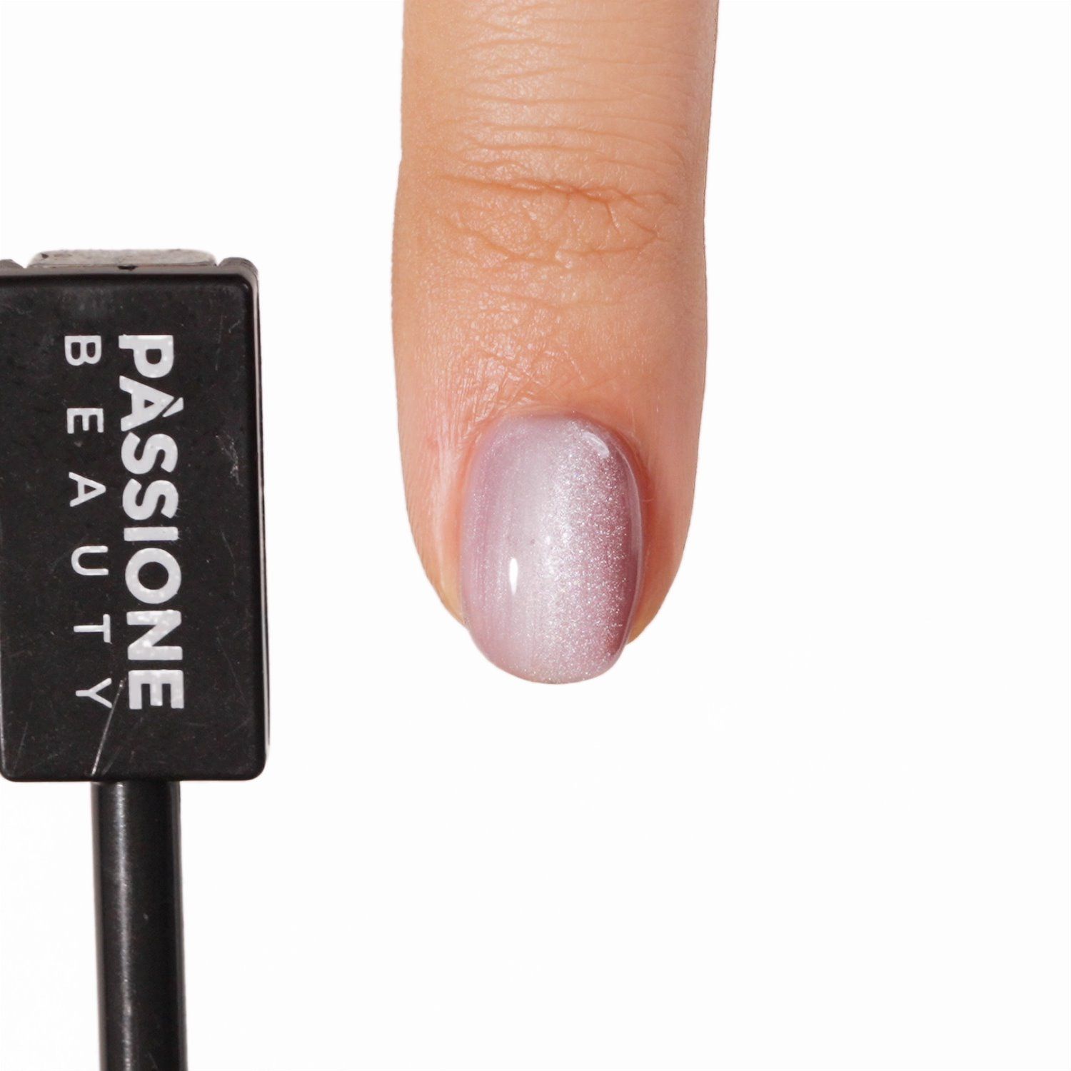 Application of Gel Nail Polish SP734 Dusty Lilac Cat’s Eyes