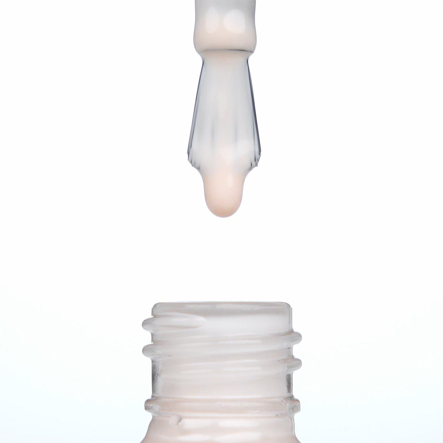 Anwendung von Nagellack NP279 Soft Sand