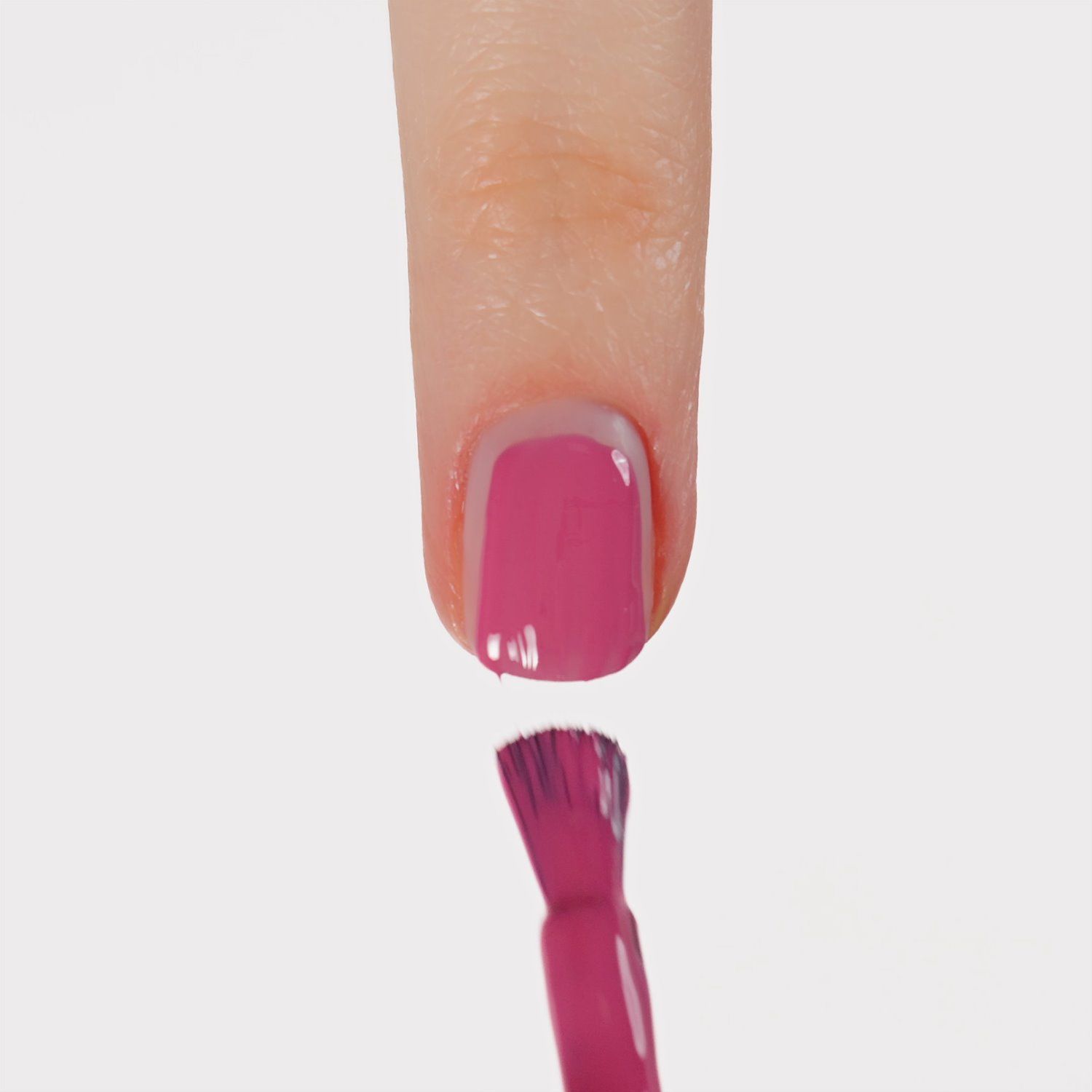 Application of Gel Nail Polish SP110 Princess 