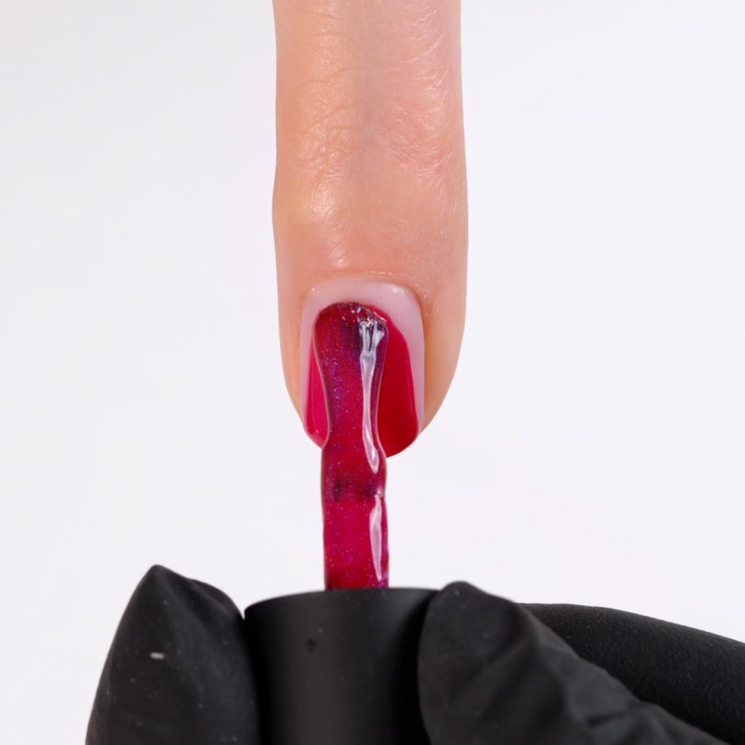 Application of Gel Nail Polish GPF20 Lollipop 