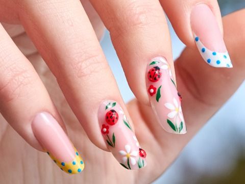Ladybug nails | Nail art coccinelle
