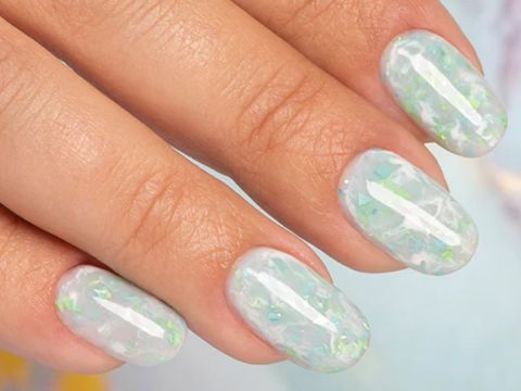 Manucure verte marbrée