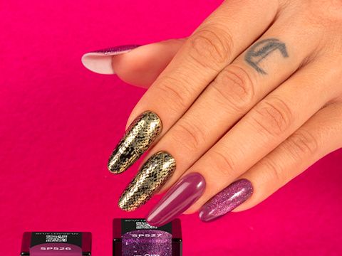 Nail art serpent doré