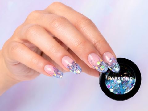 Manicura francesa con técnica reversa