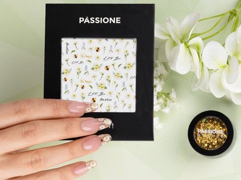 Let it Bee | Unghie con margherite