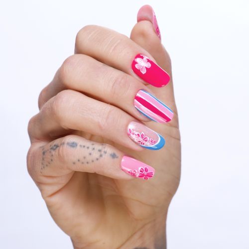 Malibu nail art | Ongles fleurs hawaïennes
