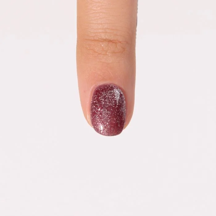 Application de Vernis semi-permanent SP742 Violet Flash Cat Eye
