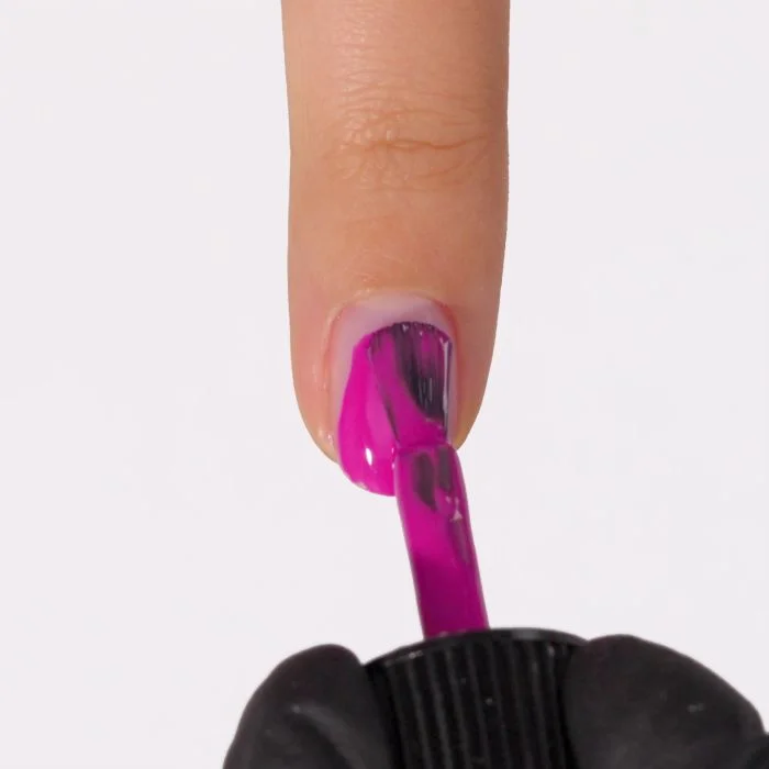 Application de Vernis semi-permanent SP719 Twilight Violet
