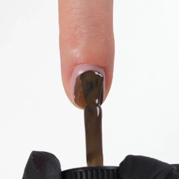 Application de Vernis semi-permanent SP826 Brown Boots