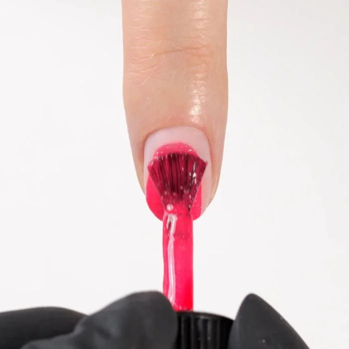 Applicazione di Smalto semipermanente SP189 Coral Fluo Glitter