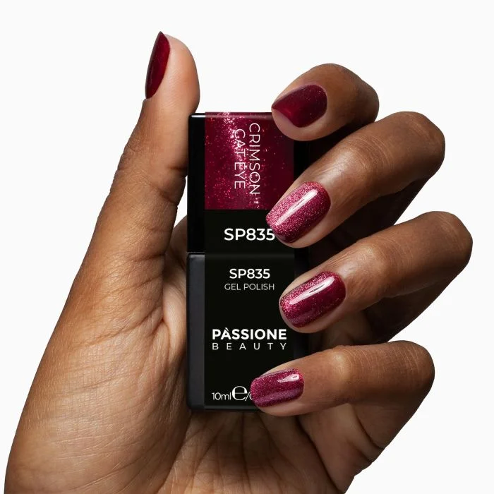 Smalto semipermanente SP835 Crimson Cat Eye - Colore semipermanente rosso scuro effetto cat eye - dettaglio 1