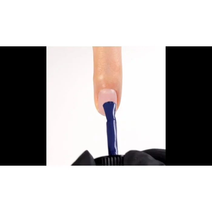 Applicazione di Smalto semipermanente SP629 Opulent Indigo
