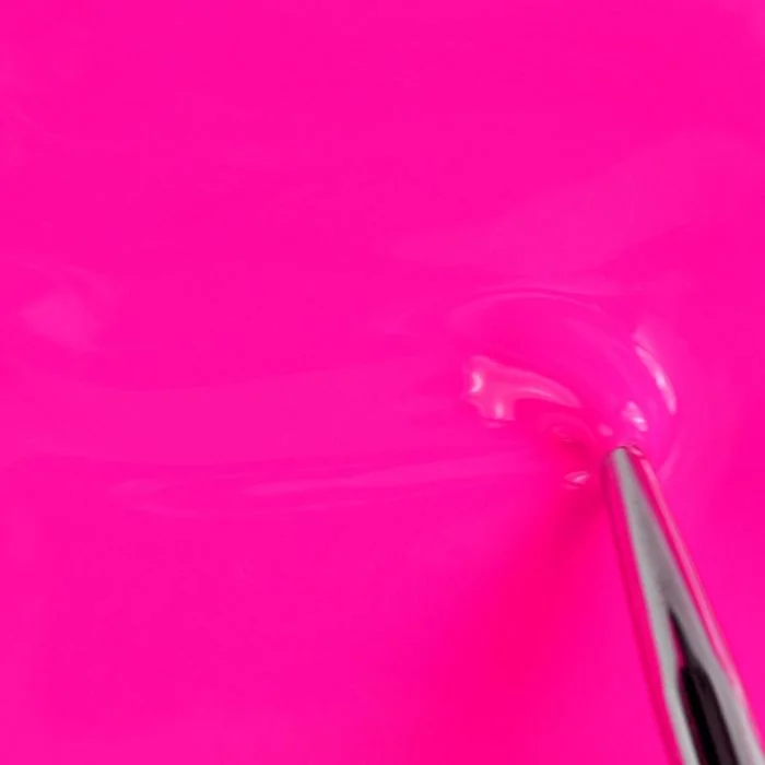 Application de Vernis semi-permanent SP698 Fuchsia Macaron