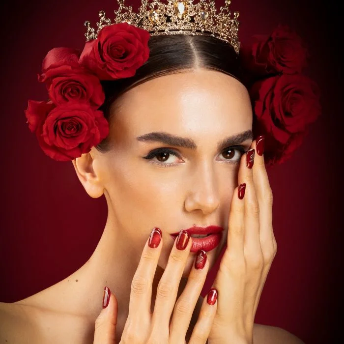 Red Queen Gel Polish Collection - Collection of 5 coloured gel polishes - detail 1