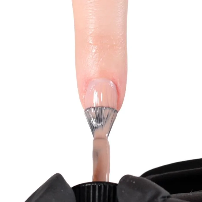 Anwendung von UV Nagellack SP594 Vanilla Nude 