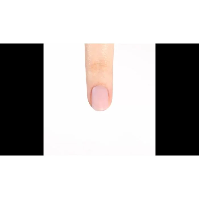 Application of Gel Nail Polish GP178 Dolcevita