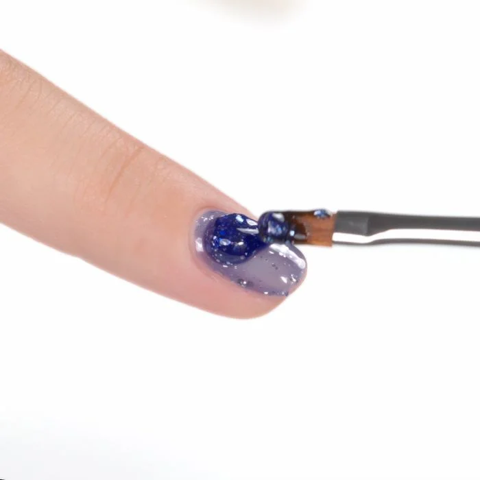 Anwendung von Glass Glitter Blue 15 ml