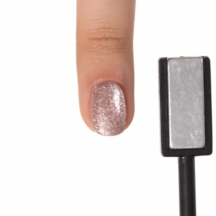 Application de Vernis semi-permanent SP744 Rose Flash Cat Eye