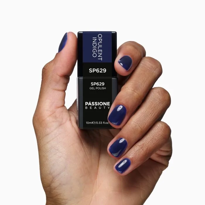 UV-Nagellack SP629 Opulent Indigo - Dunkel indigofarbener Semi-permanenter Farbton mit grauem Einschlag - Detail 1