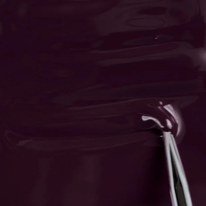 Applicazione di Smalto semipermanente SP843 Forbidden Berry