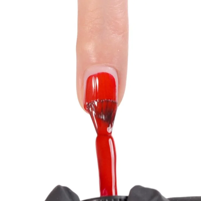 Aplicación de Esmalte semipermanente SP625 Festive Red