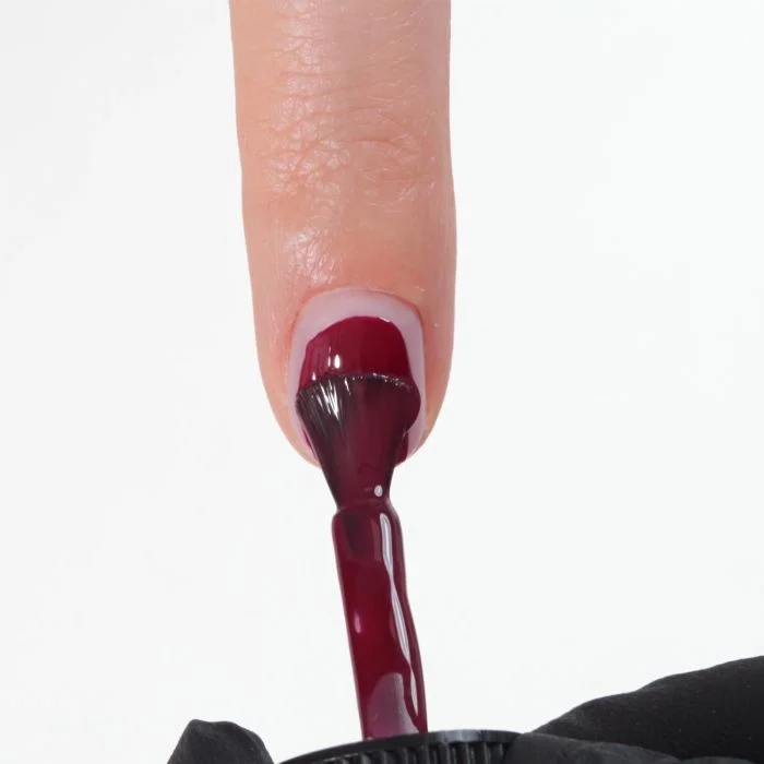 Aplicación de Esmalte semipermanente SP836 Eternal Bite