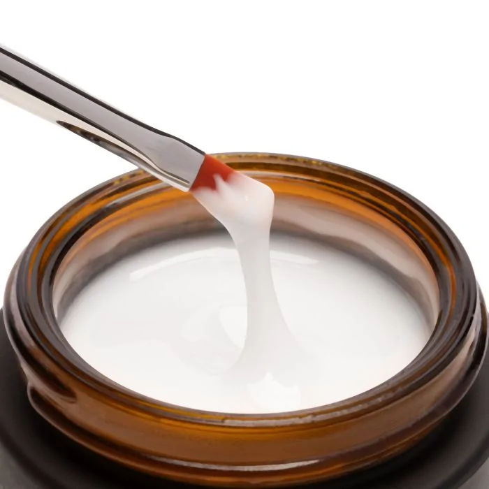 Liquid AcrilGel® Milky White 50ml - Self-levelling, low-viscosity milky white builder gel - detail 1