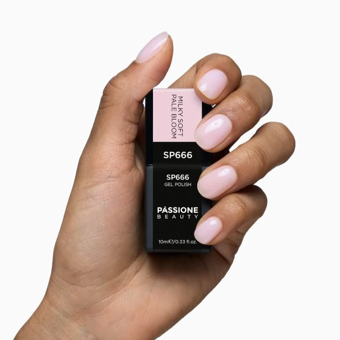 Vernis semi-permanent SP666 Milky Soft Pale Bloom - Vernis semi-permanent rose-lilas laiteux - détail 1