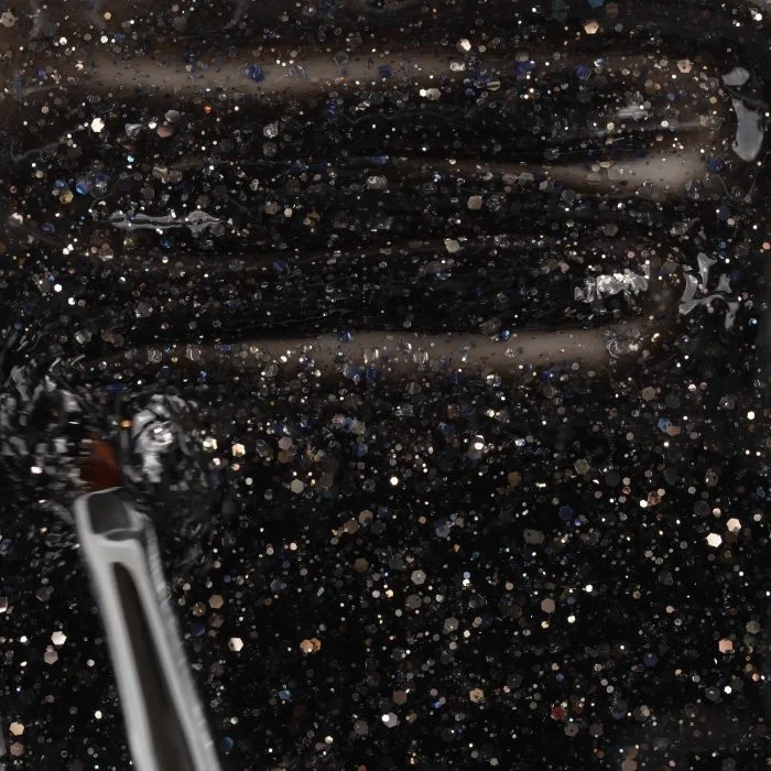 Anwendung von Glass Glitter Black 15 ml