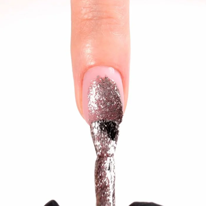 Application of Gel Nail Polish SP636 Shine Rose