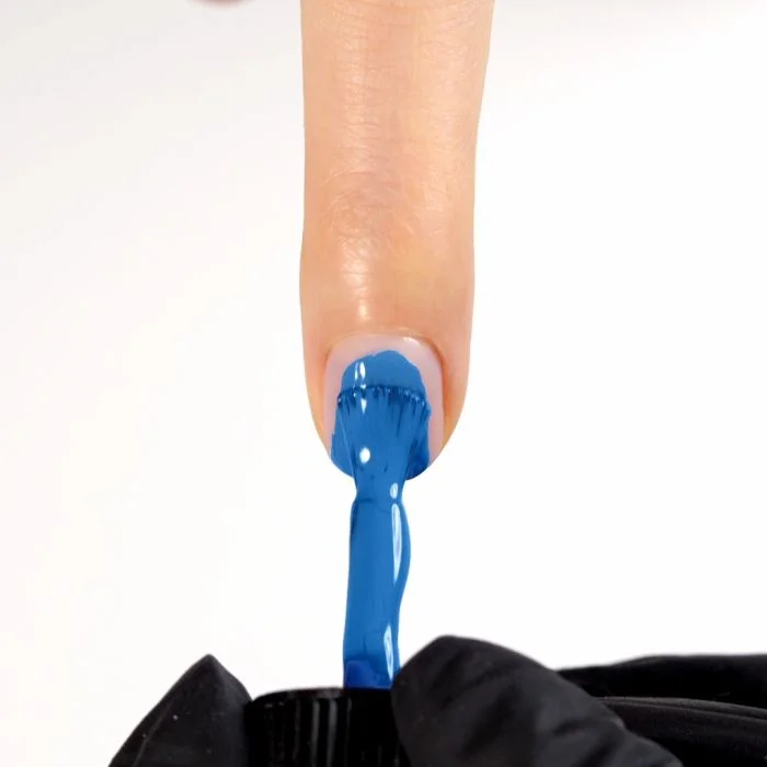 Application de Vernis semi-permanent VS131 Skyfall
